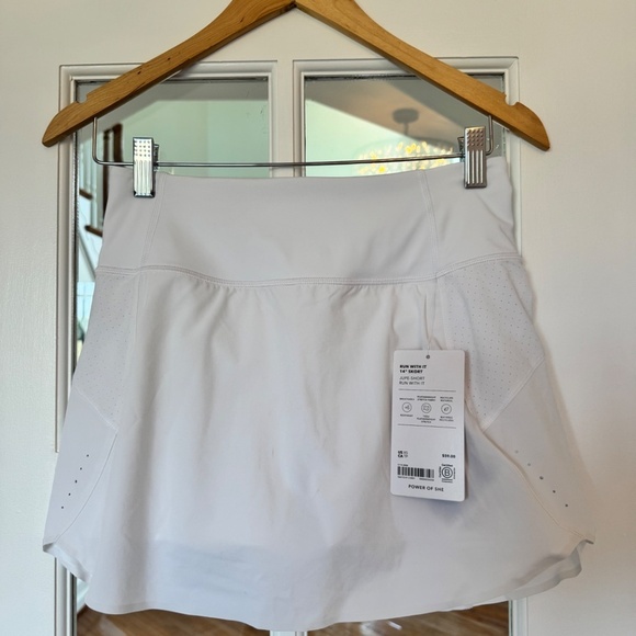 NWT, ATHLETA RUN WITH IT 14" SKORT, SIZE XS, BRIGHT WHITE - Picture 6 of 8